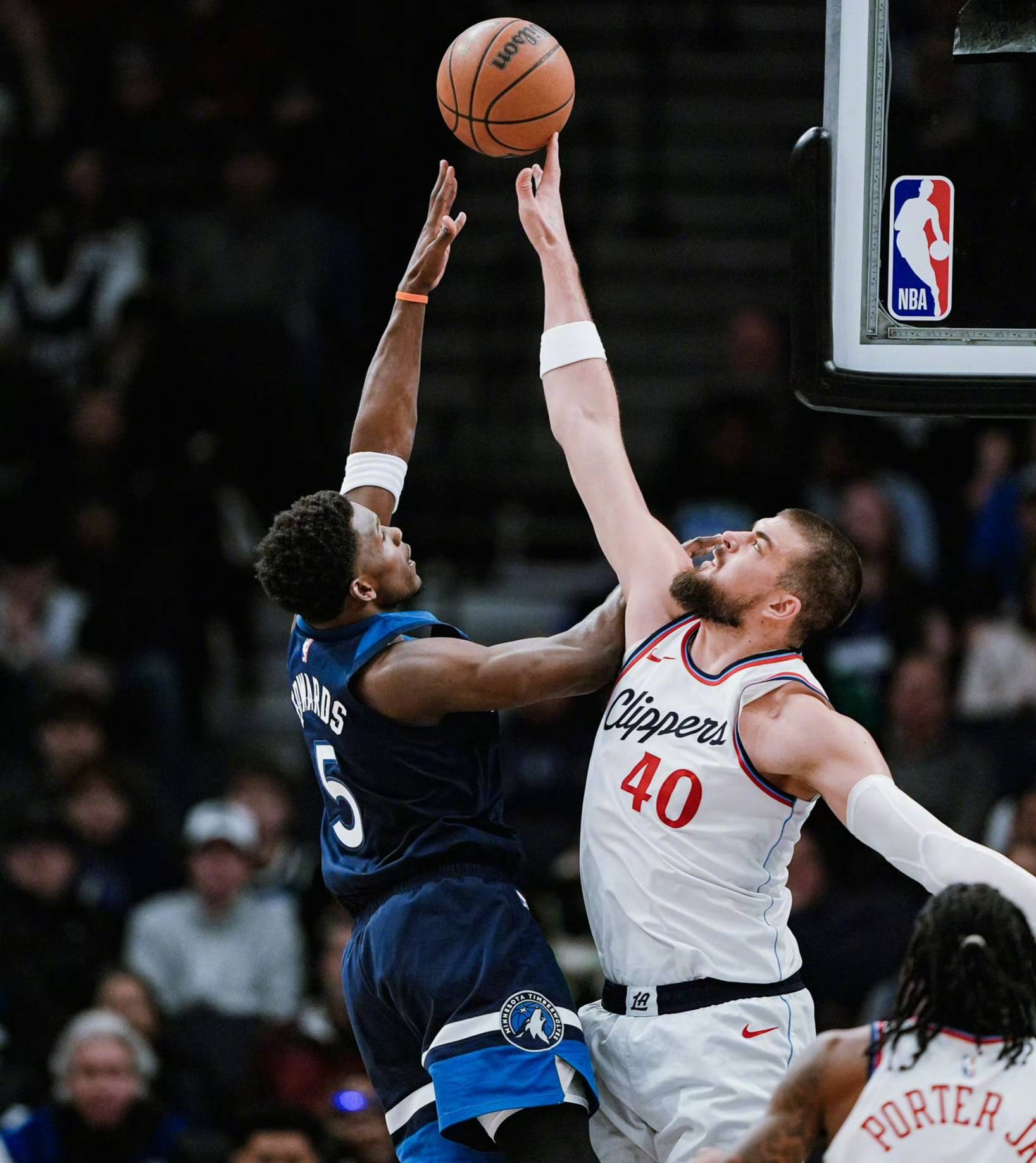 九游体育手机版逆转之夜！快船最后时刻连续得分取胜，认为可能这个到了.